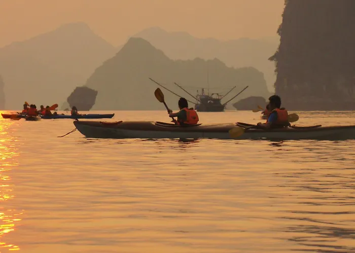 Luxury Cruise 5* Hạ Long